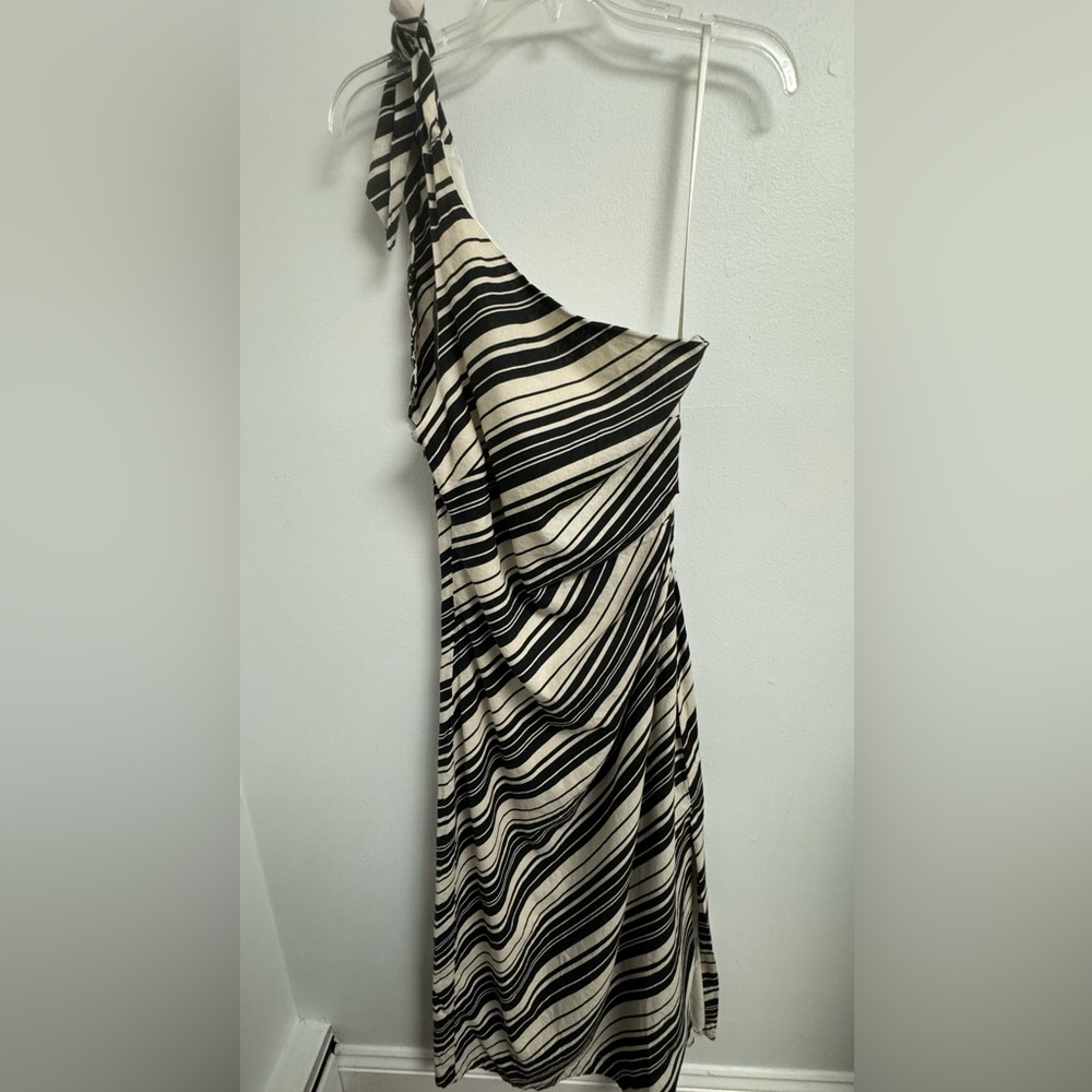 Tahari Black and Cream One-Shoulder Dress